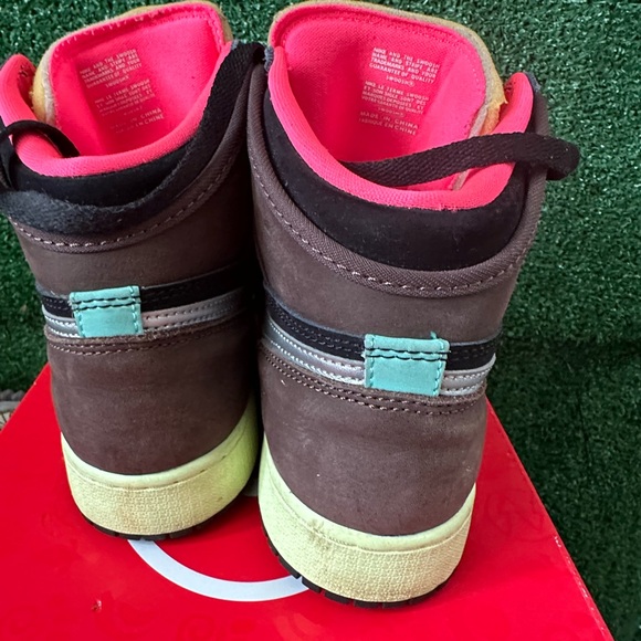 🎨Jordan 1 Retro High Tokyo Bio Hack🎨 - Picture 4 of 5